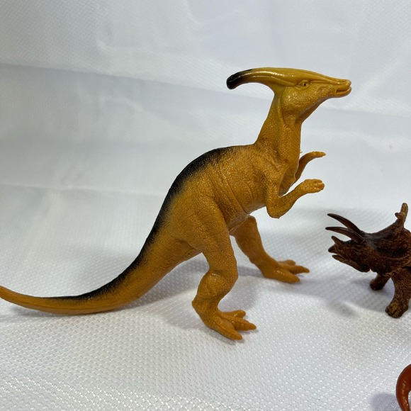 Greenbrier International Duck-Billed & Parasaurolophus Triceratops Dinosaur - Picture 2 of 12